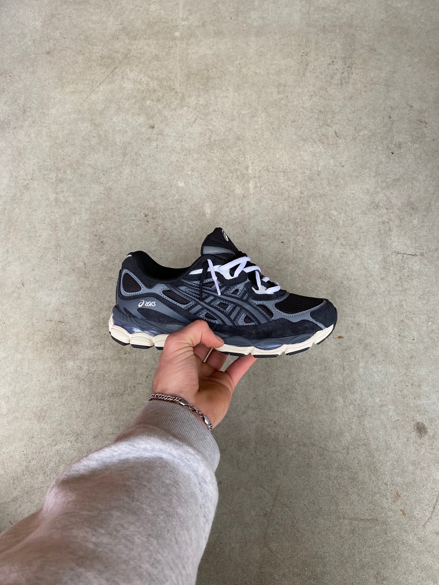 ASICS “Black Black”