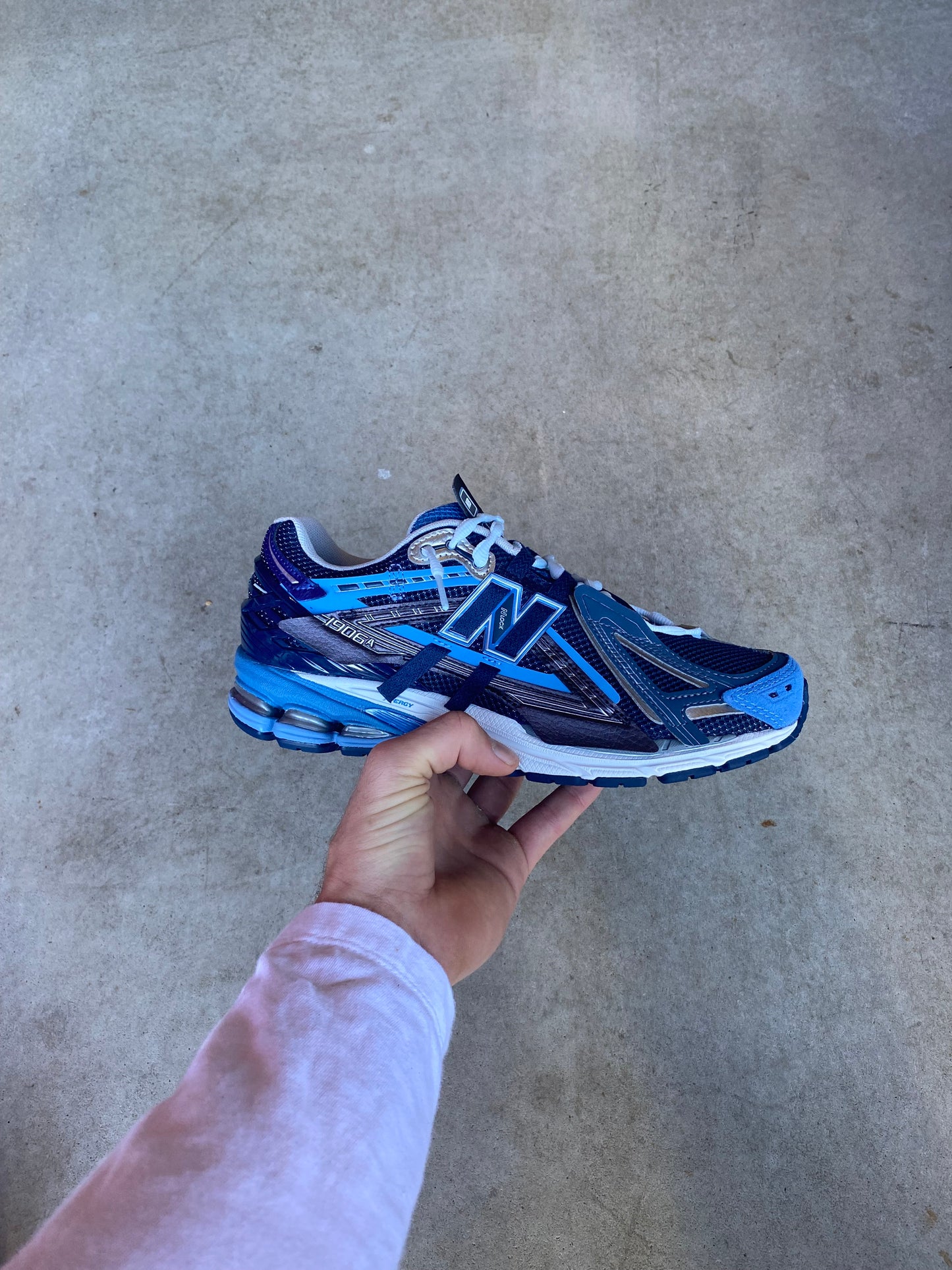 New balance “Deep Blue”