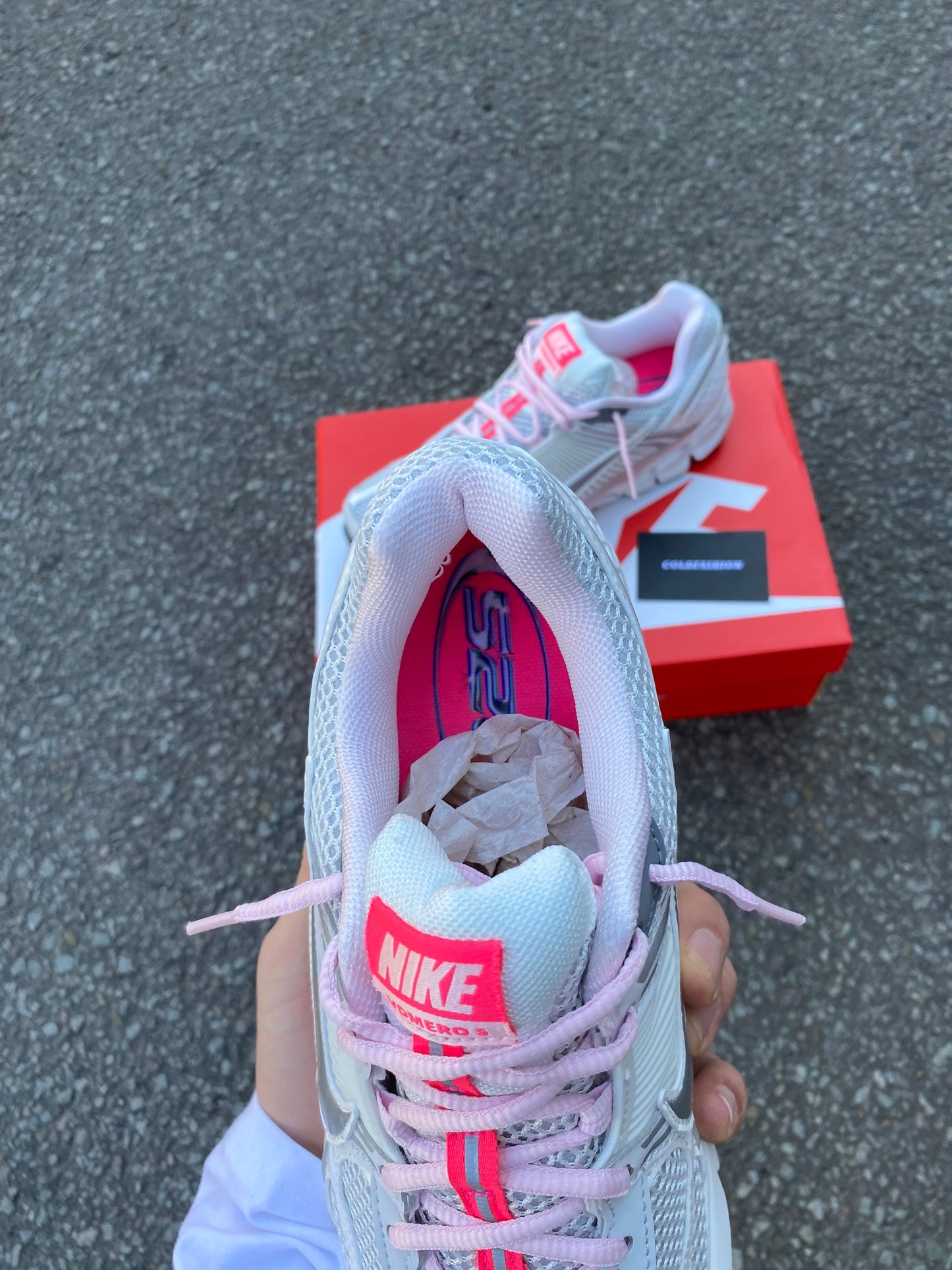 Nike vomero “white pink”