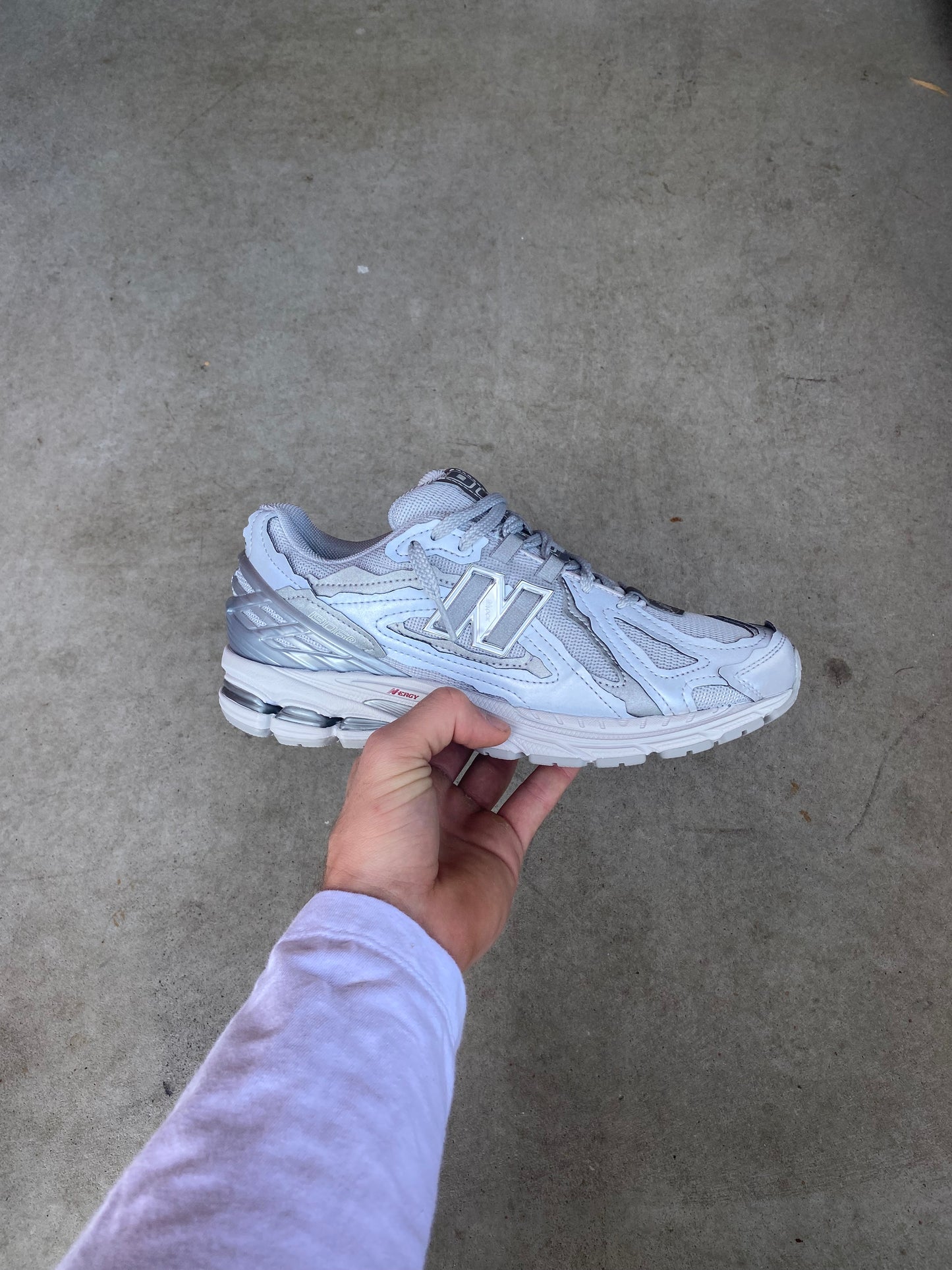 New balance “Metallic Silver”