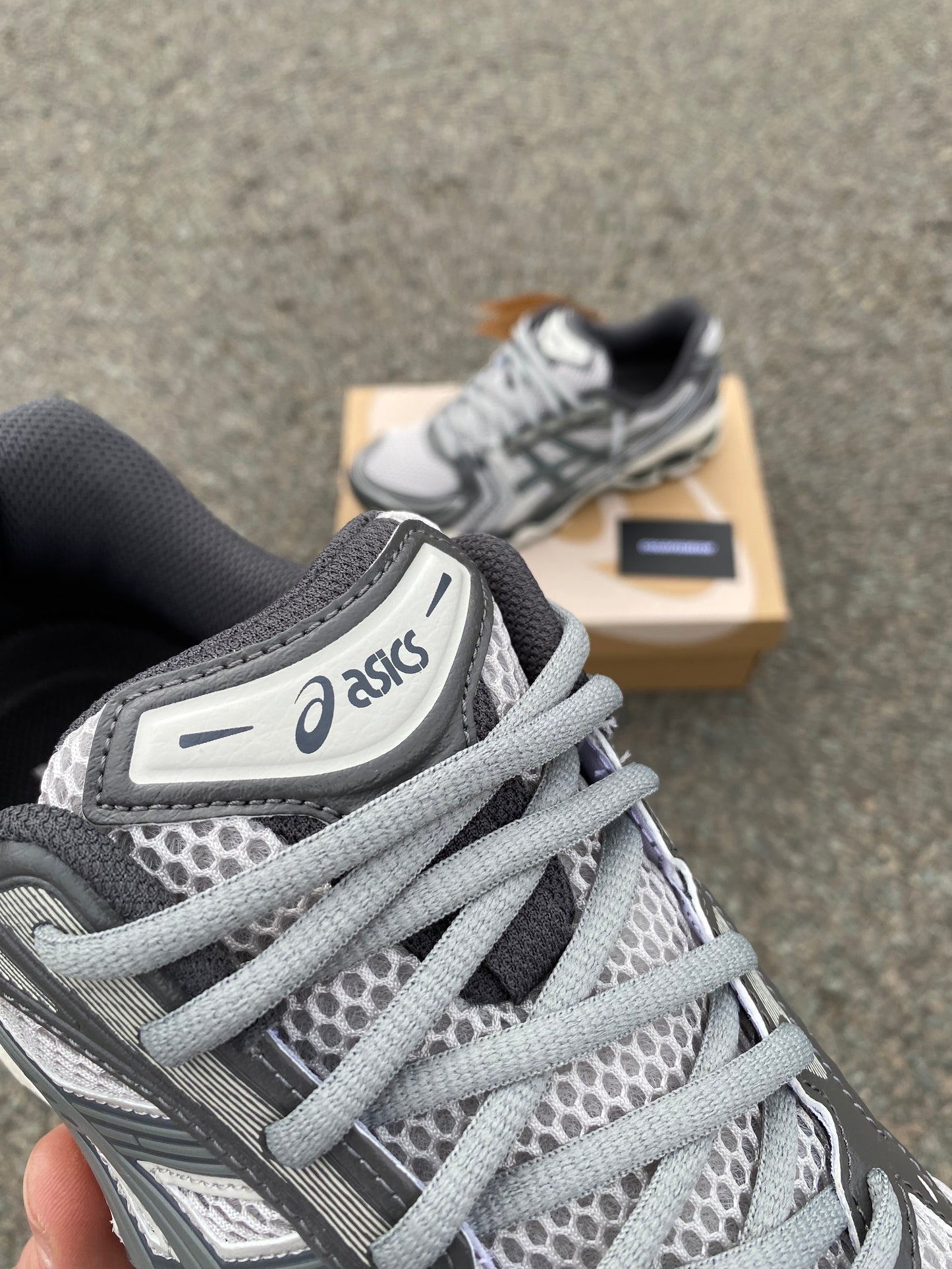 ASICS gel kayano “oyster grey”