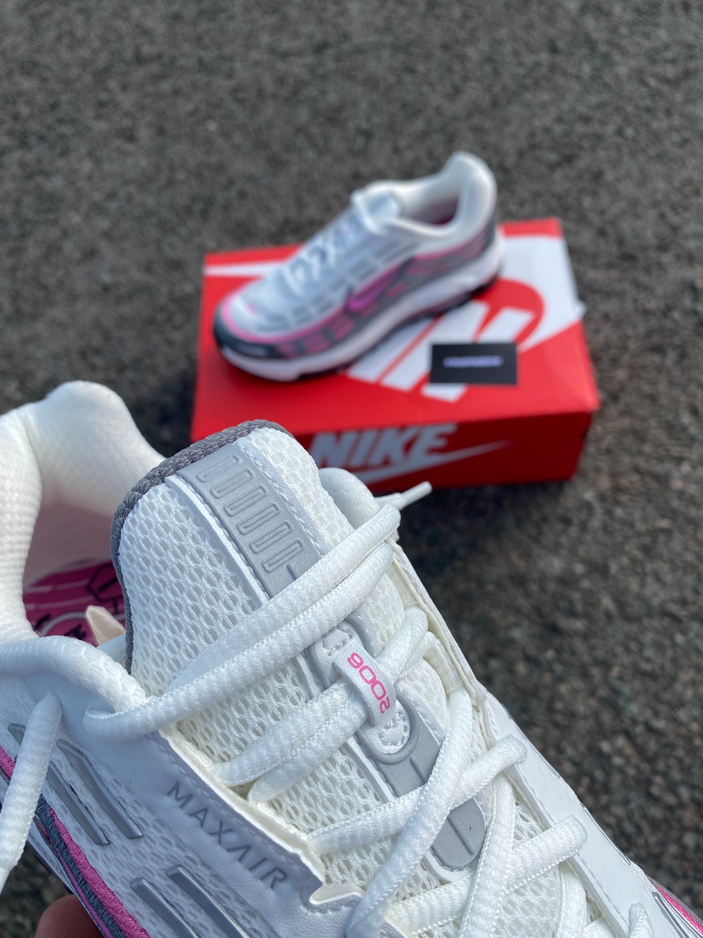Nike Airmax “pink smoke”