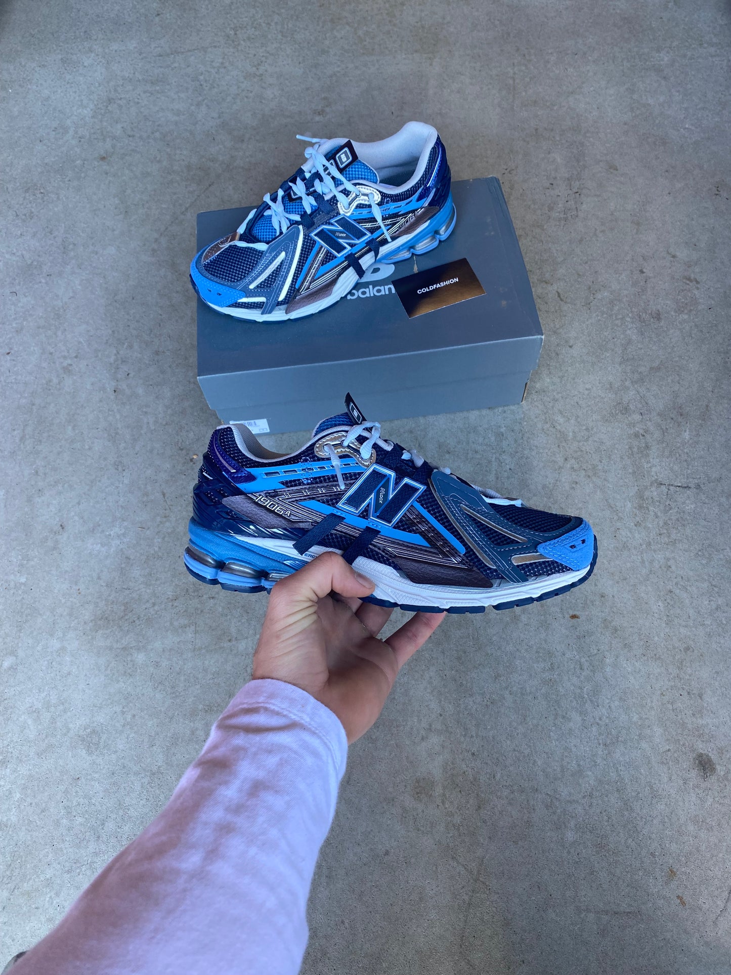 New balance “Deep Blue”