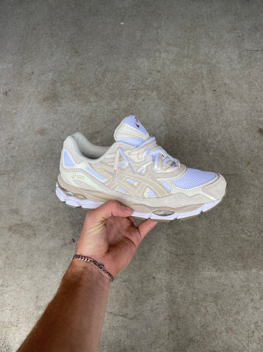 ASICS “feather grey”
