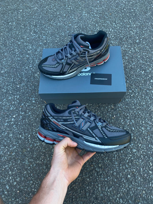 New balance “Black flame"
