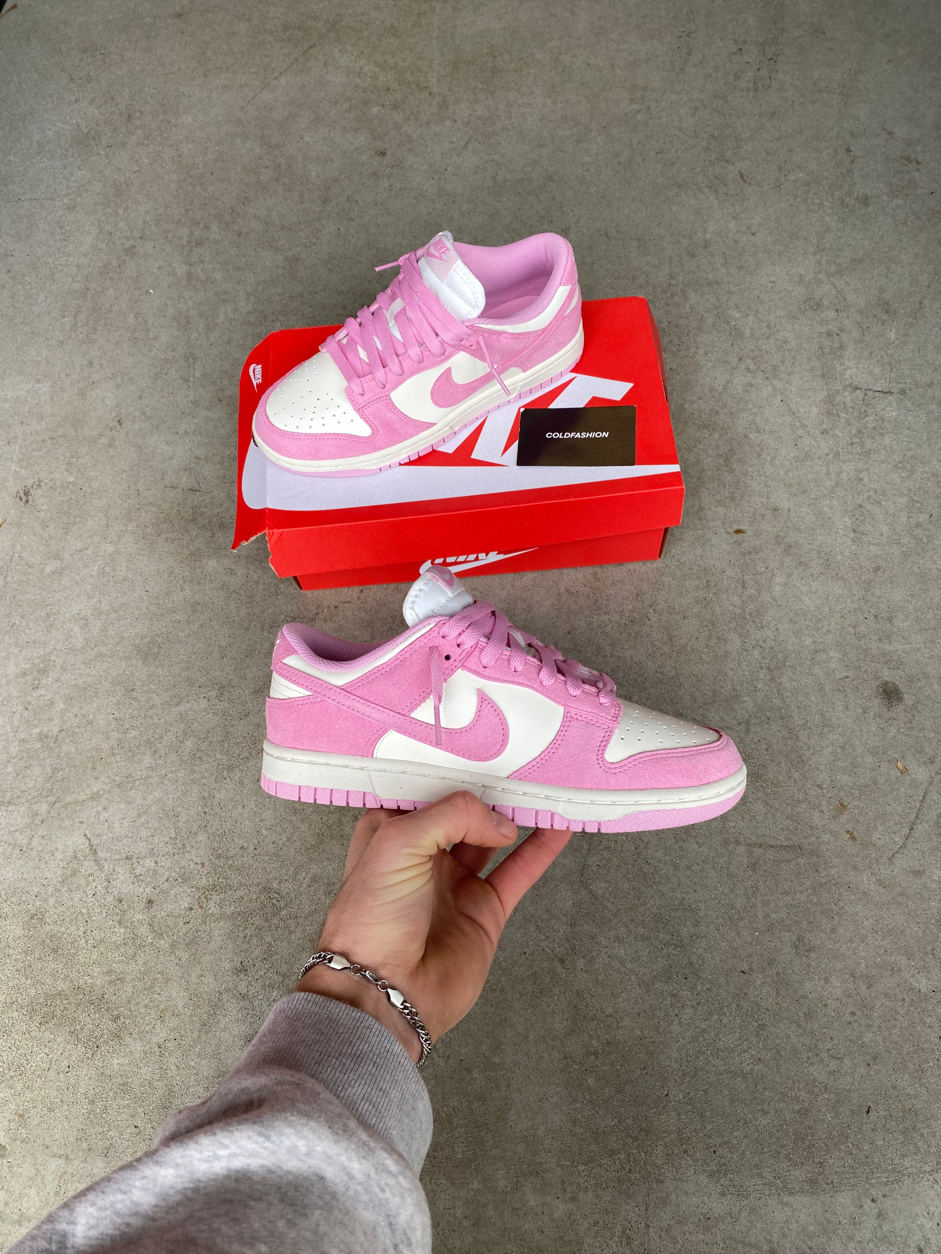 nike dunk pink