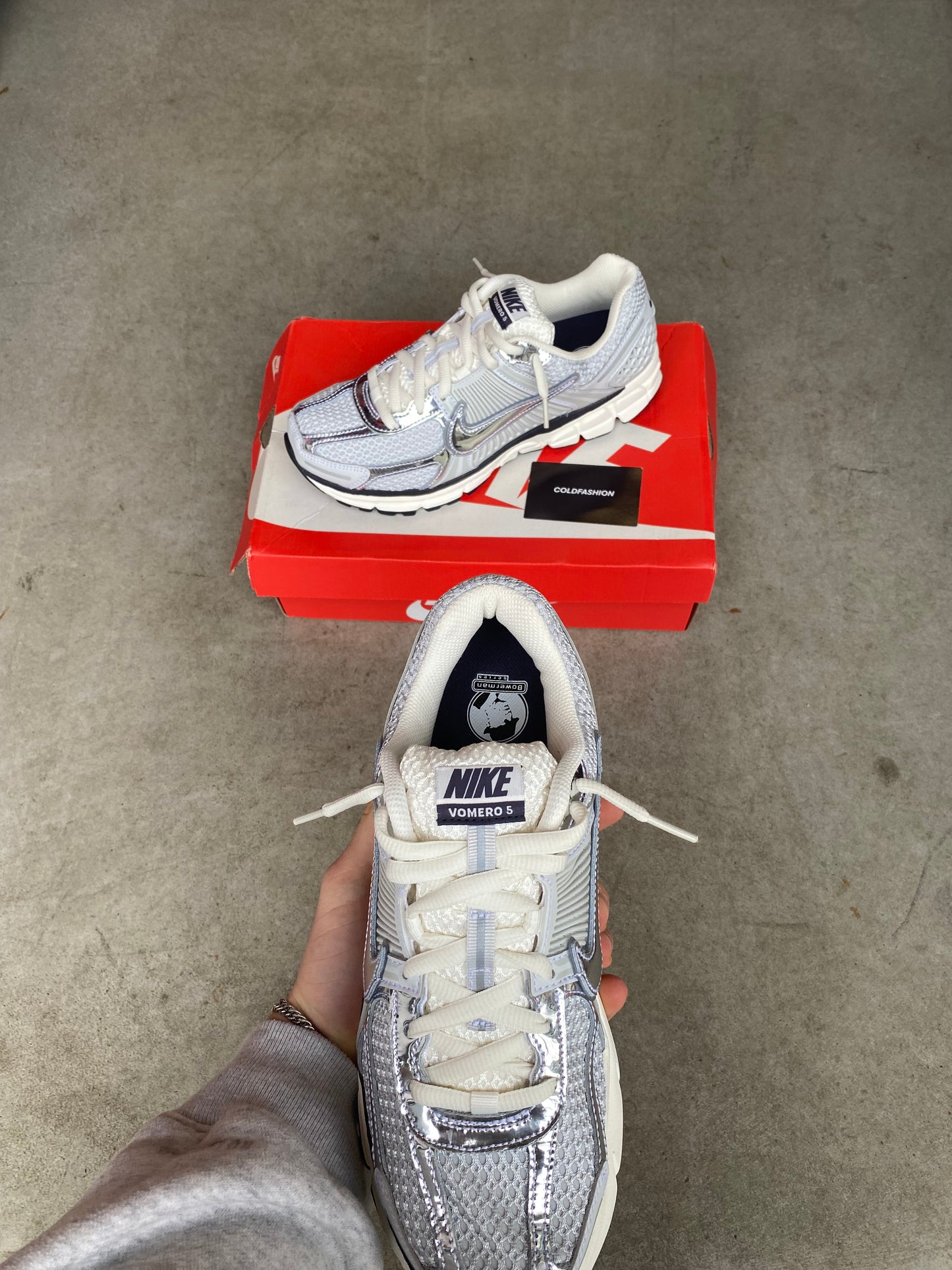 Nike vomero “chrome”