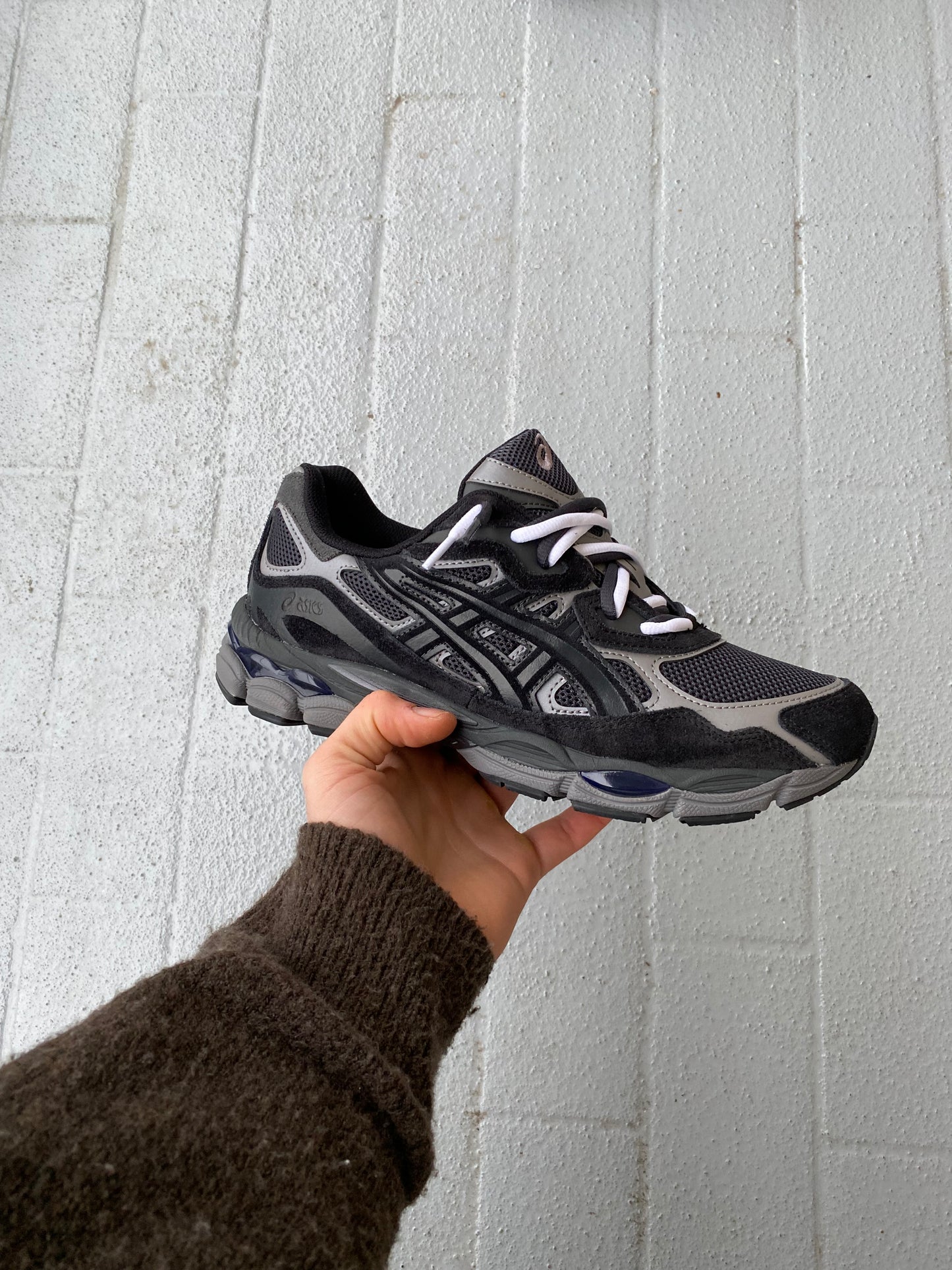 ASICS “black gooses”