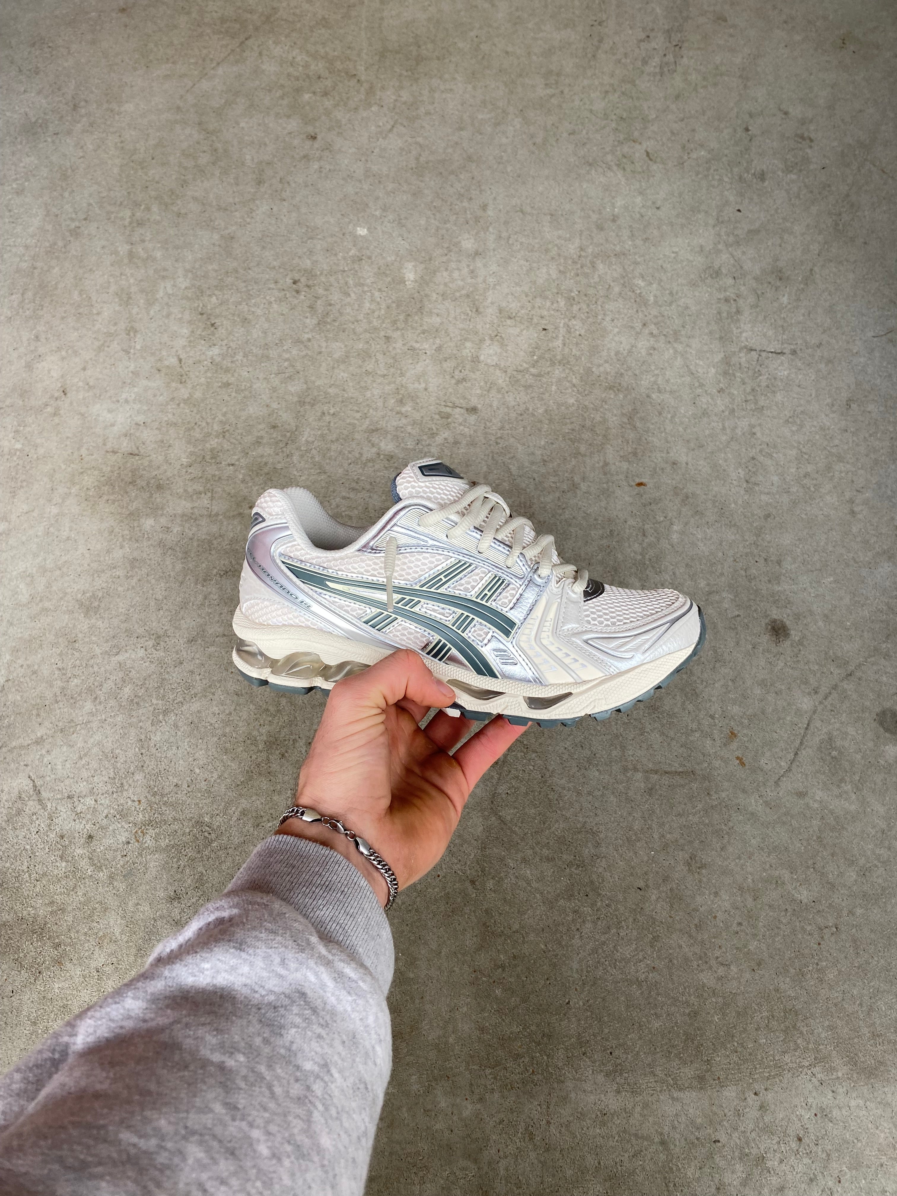 靴 ASICS GEL KAYANO 24.5 B/D PEWTER ASICS Gel-Kayano 14 Birch Dark Pewter – Sole System