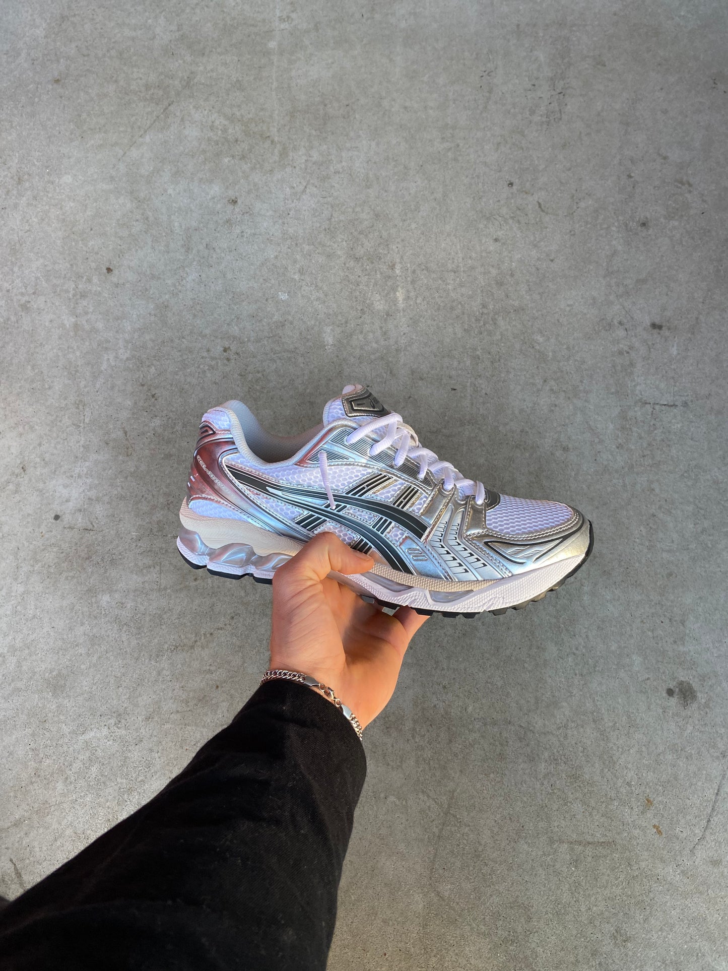 ASICS gel kayano “graphite grey”