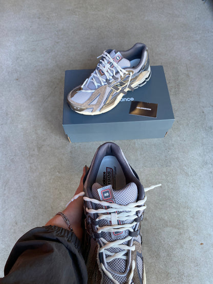 New balance “Thunder Brown”