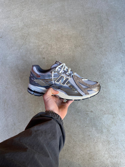 New balance “Thunder Brown”