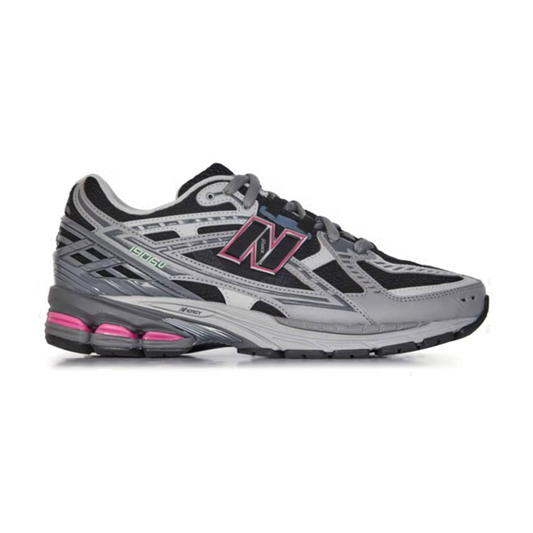 New Balance ‘Black Silver’