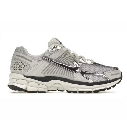 Nike vomero “chrome”